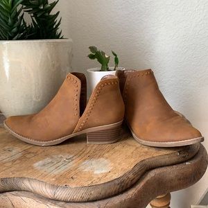 Soda brown booties